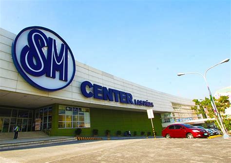 SM Center Las Piñas opens .